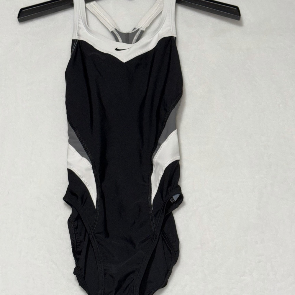 Nike Swimsuit One Piece Women's Size 4 Small Black Gray Colorblock Slimming